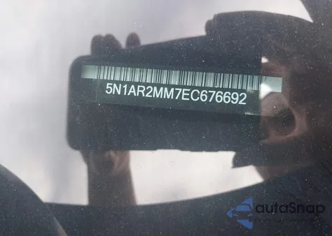 2014 Nissan Pathfinder Platinum из США, поврежденный, VIN 5N1AR2MM7EC676692